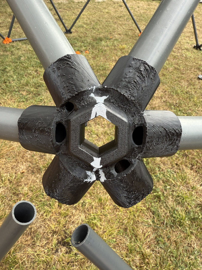 Joint en TPU à 6 bords assemblé par des tubes en PVC